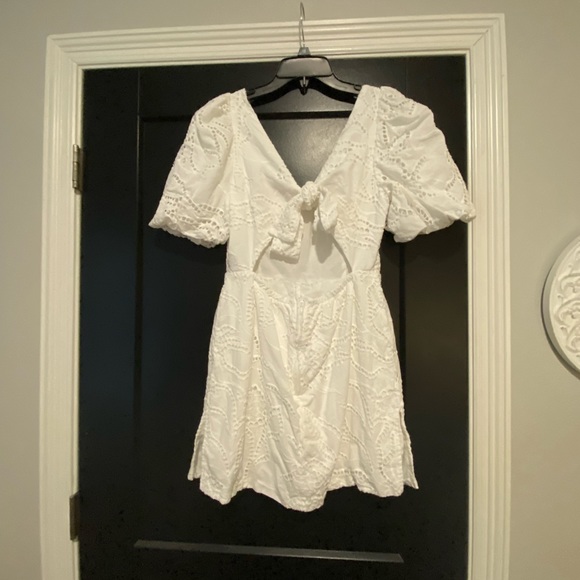 Lilly Pulitzer White Eyelet Romper w/ Bow back - Picture 3 of 5